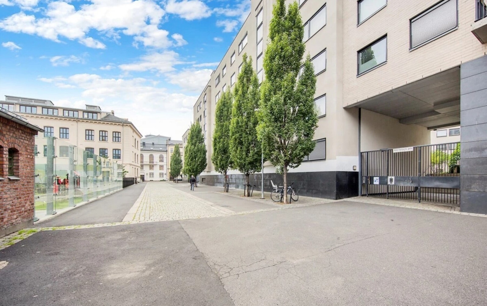 Hovedinngang. Bilde fra tidligere salg. Galleribilde