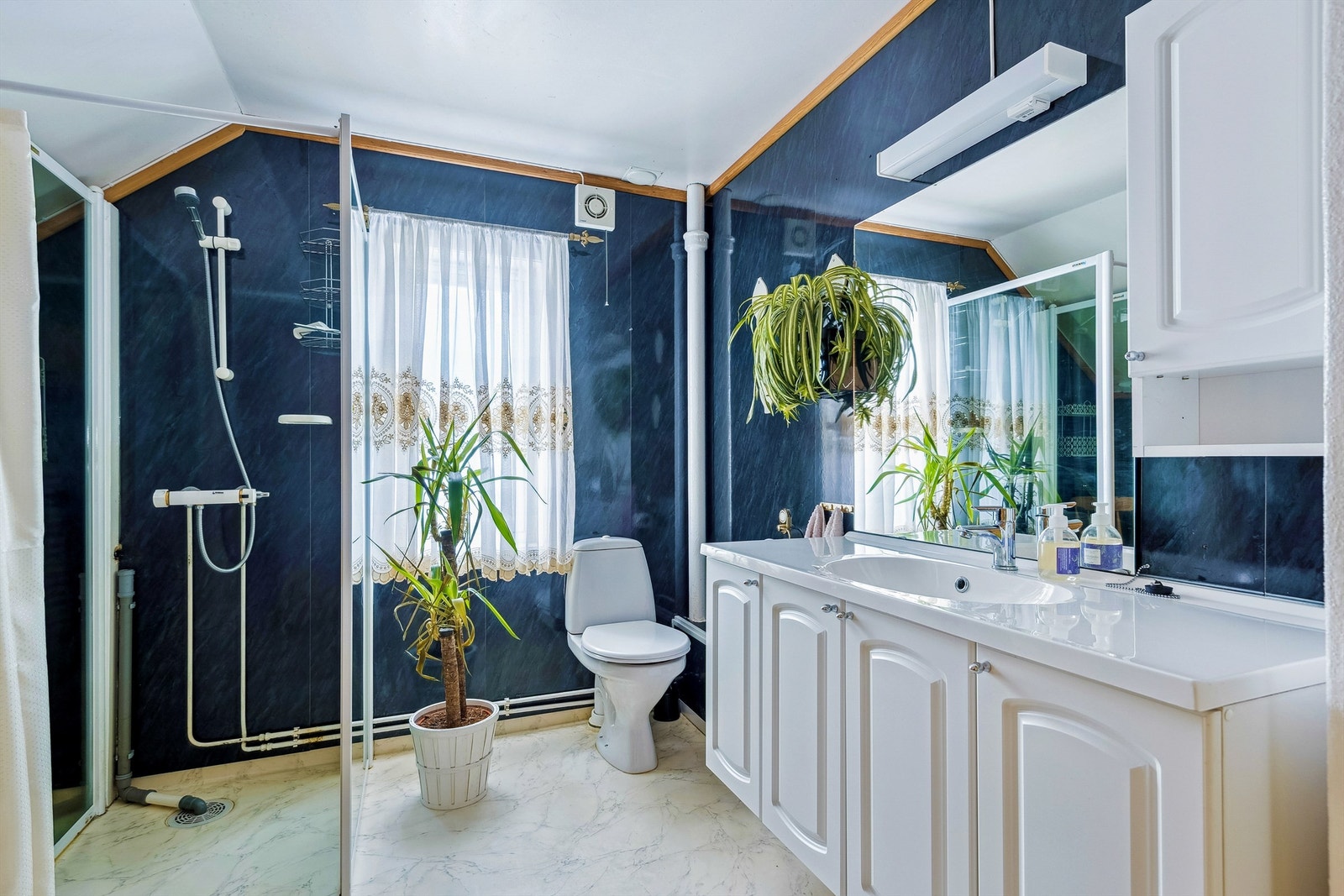 Hovedbad i 2. etasje Galleribilde