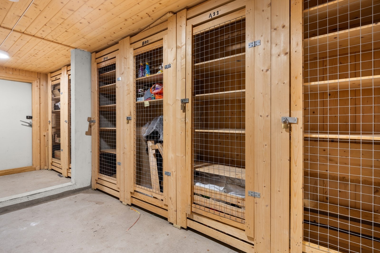 Samt praktisk matbod på ca 1m2 Galleribilde