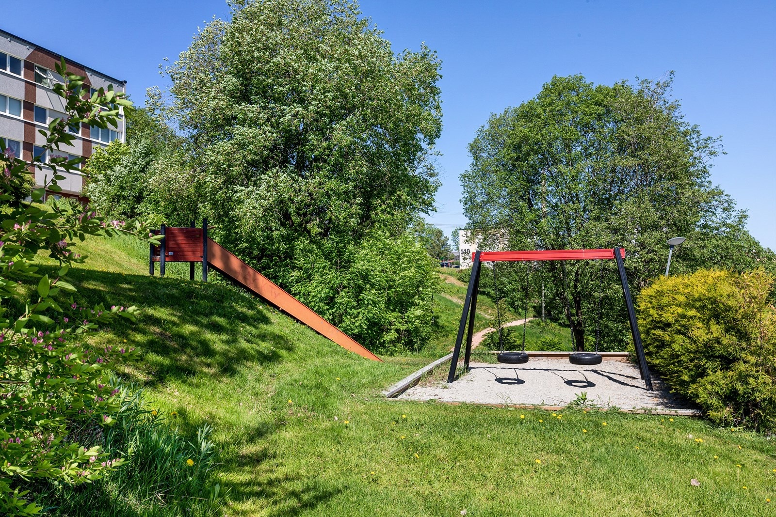 Lekeplass i fellesområdet Galleribilde