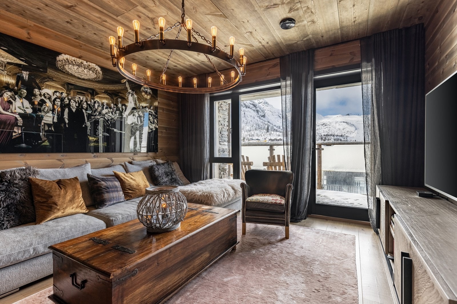 Fjellmegleren har gleden av å presentere en innholdsrik 3-roms ved eventyrlige Skigaarden! Galleribilde