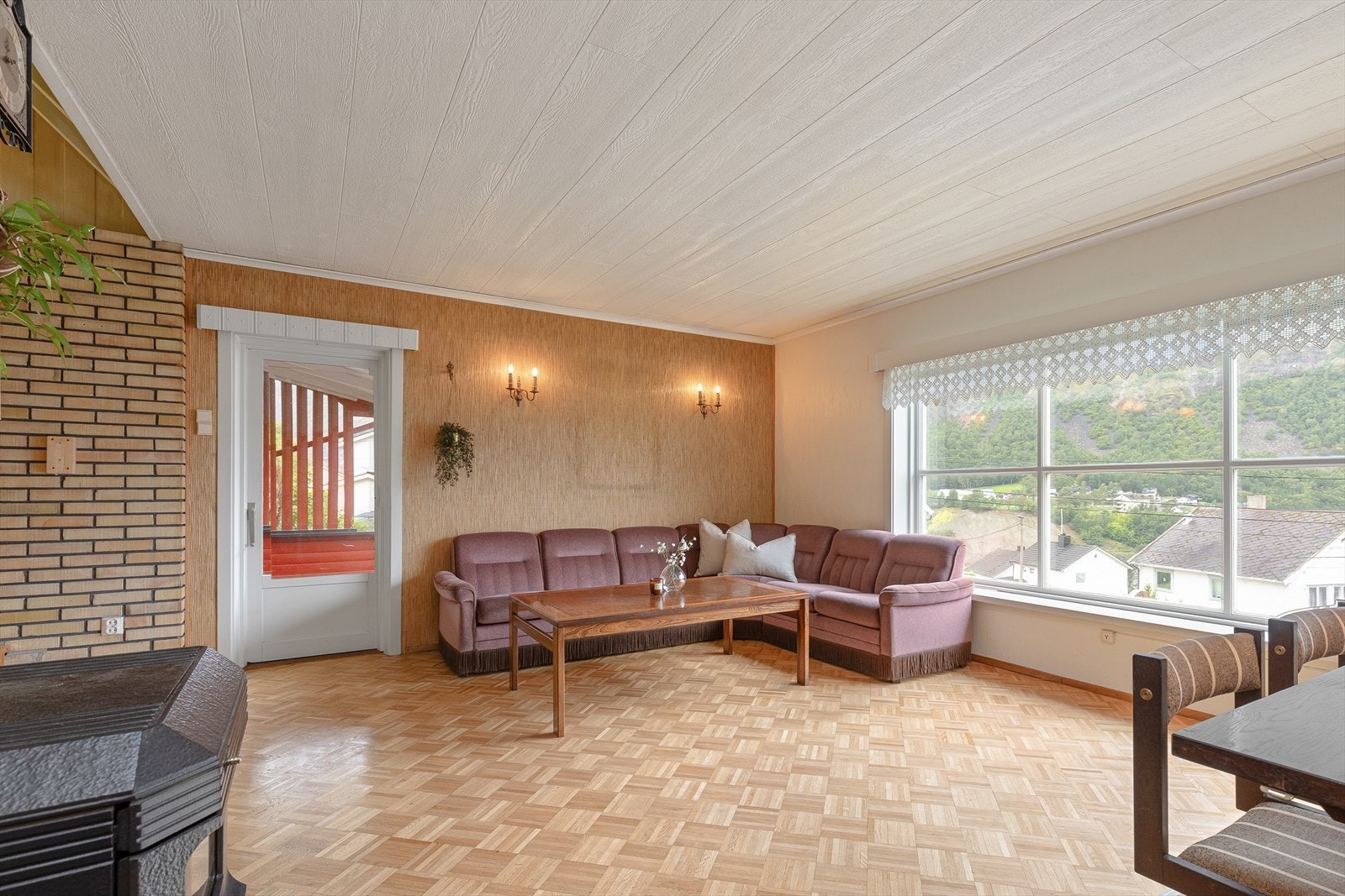 ..samt utgang til overbygd veranda. Galleribilde