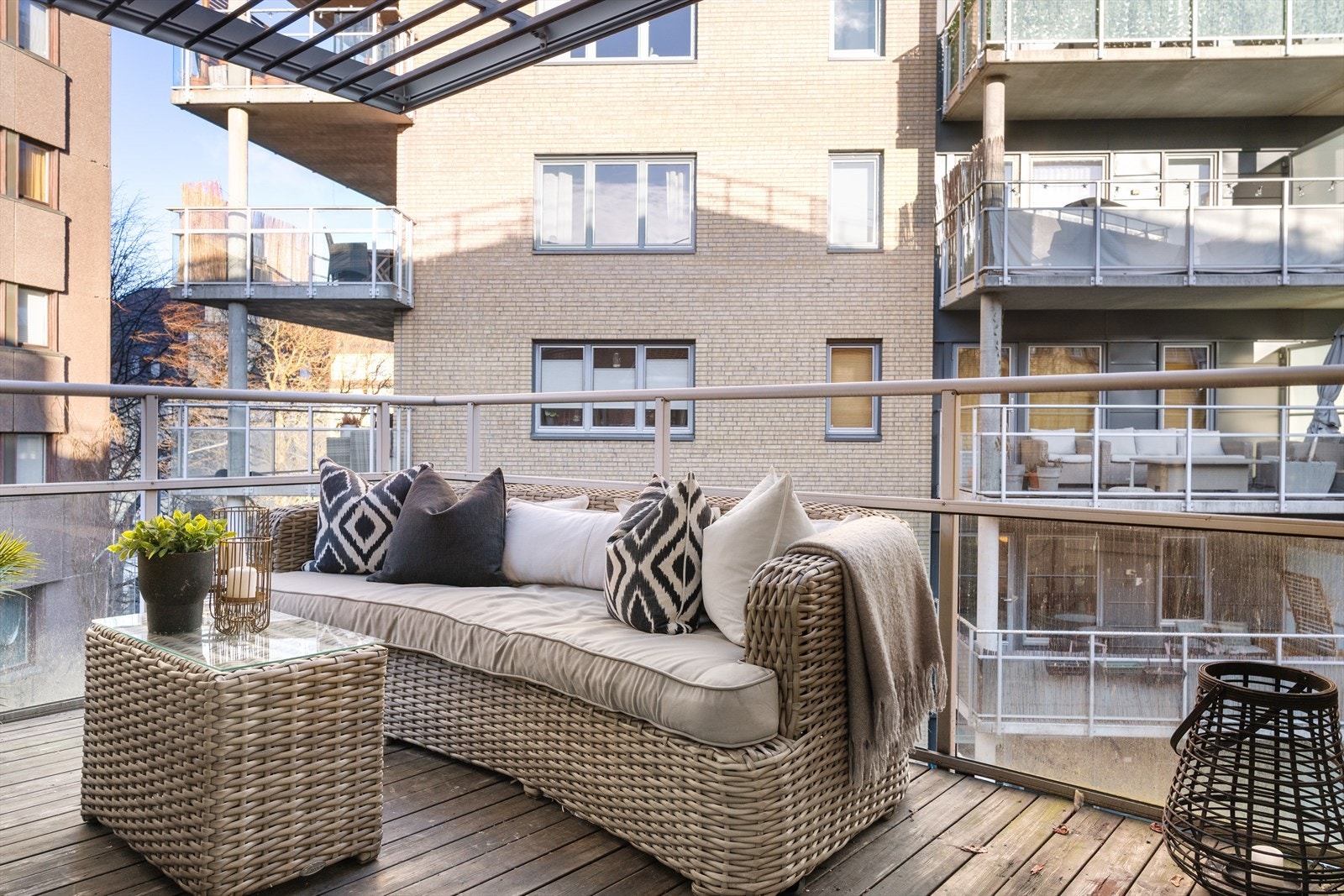 Sørøstvendt balkong med ypperlige solforhold. Galleribilde