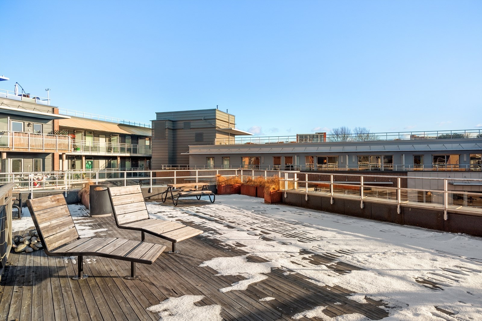 Her kan man enkelt nyte fine dager med ypperlige solforhold! Galleribilde