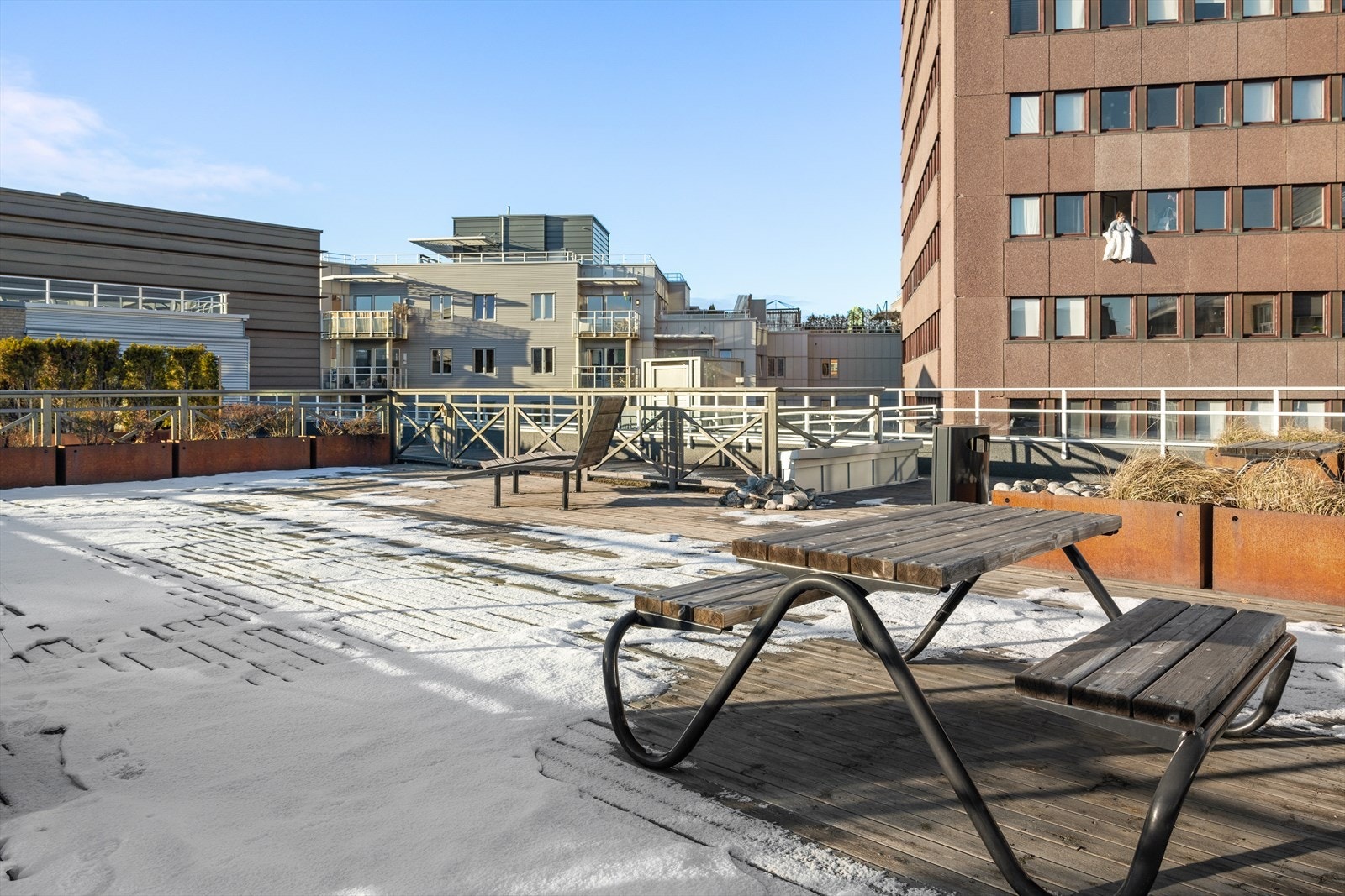 Stor felles takterrasse som kan benyttes av sameiets beboere. Galleribilde