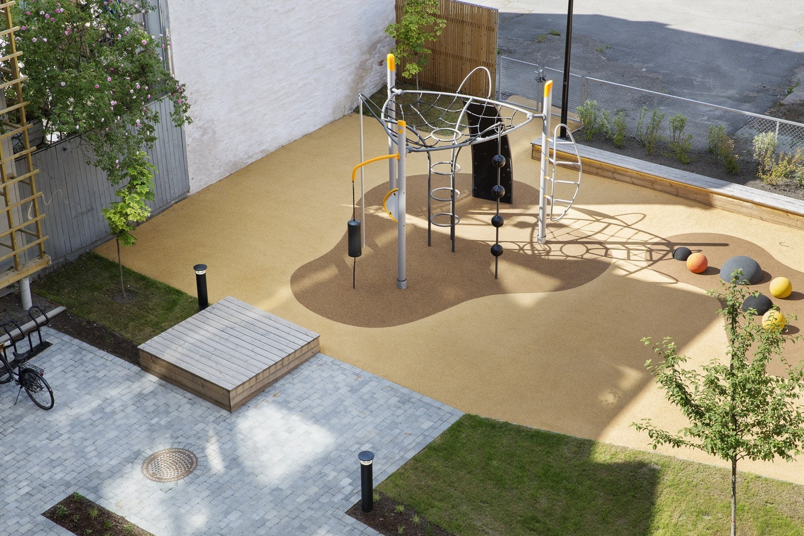 Bakgårdsbilde. Galleribilde