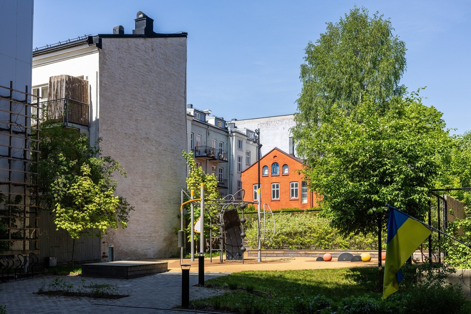 Indre gårdsrom. Galleribilde