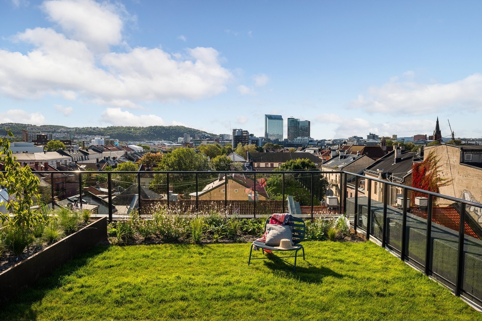 En grønn oase er tilgjengelig for alle på toppen av bygget. Galleribilde