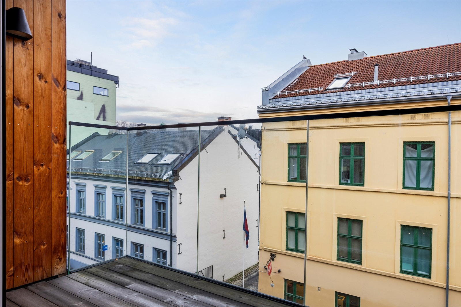 Utsyn fra balkong. Galleribilde