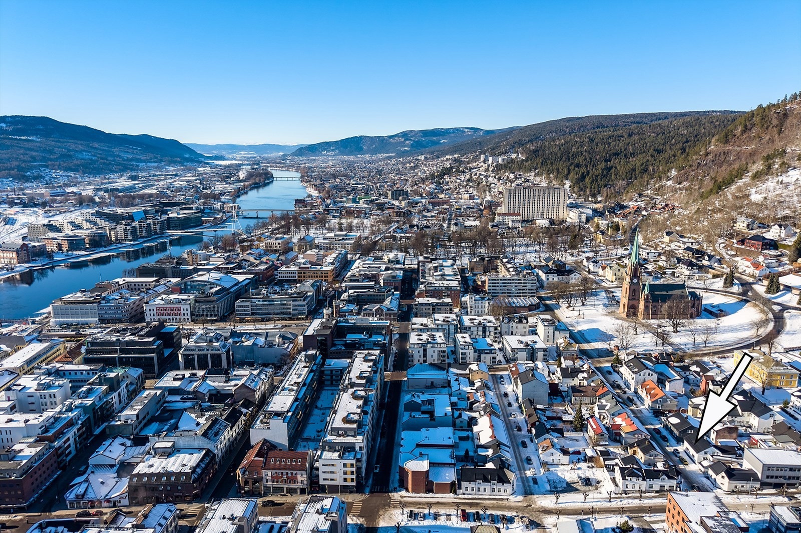 Kort vei til strandpromenaden som er en yndet søndagstur blant drammensere Galleribilde