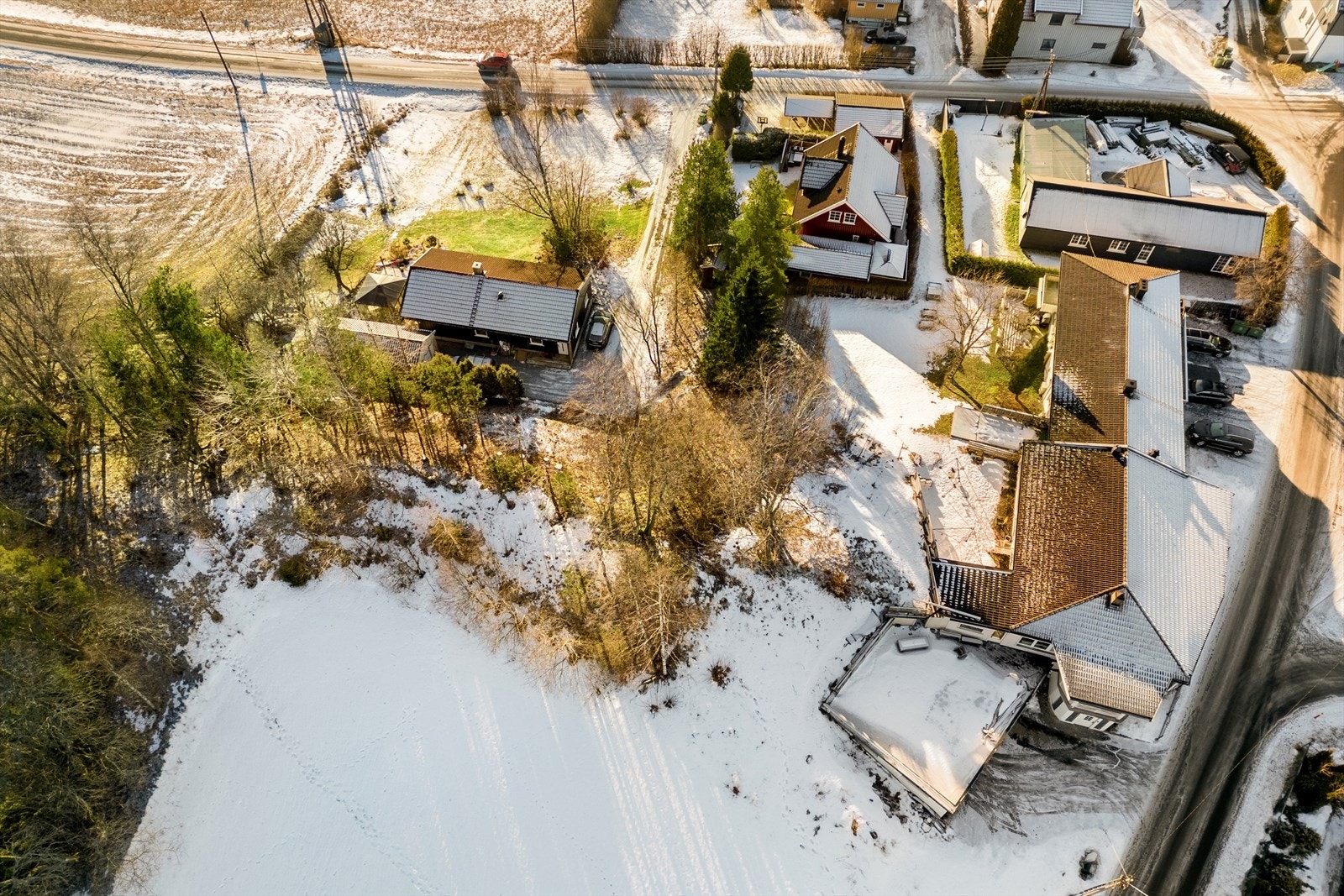 Videre har tomten gode solforhold og en god plassering i et etablert boligområde Galleribilde