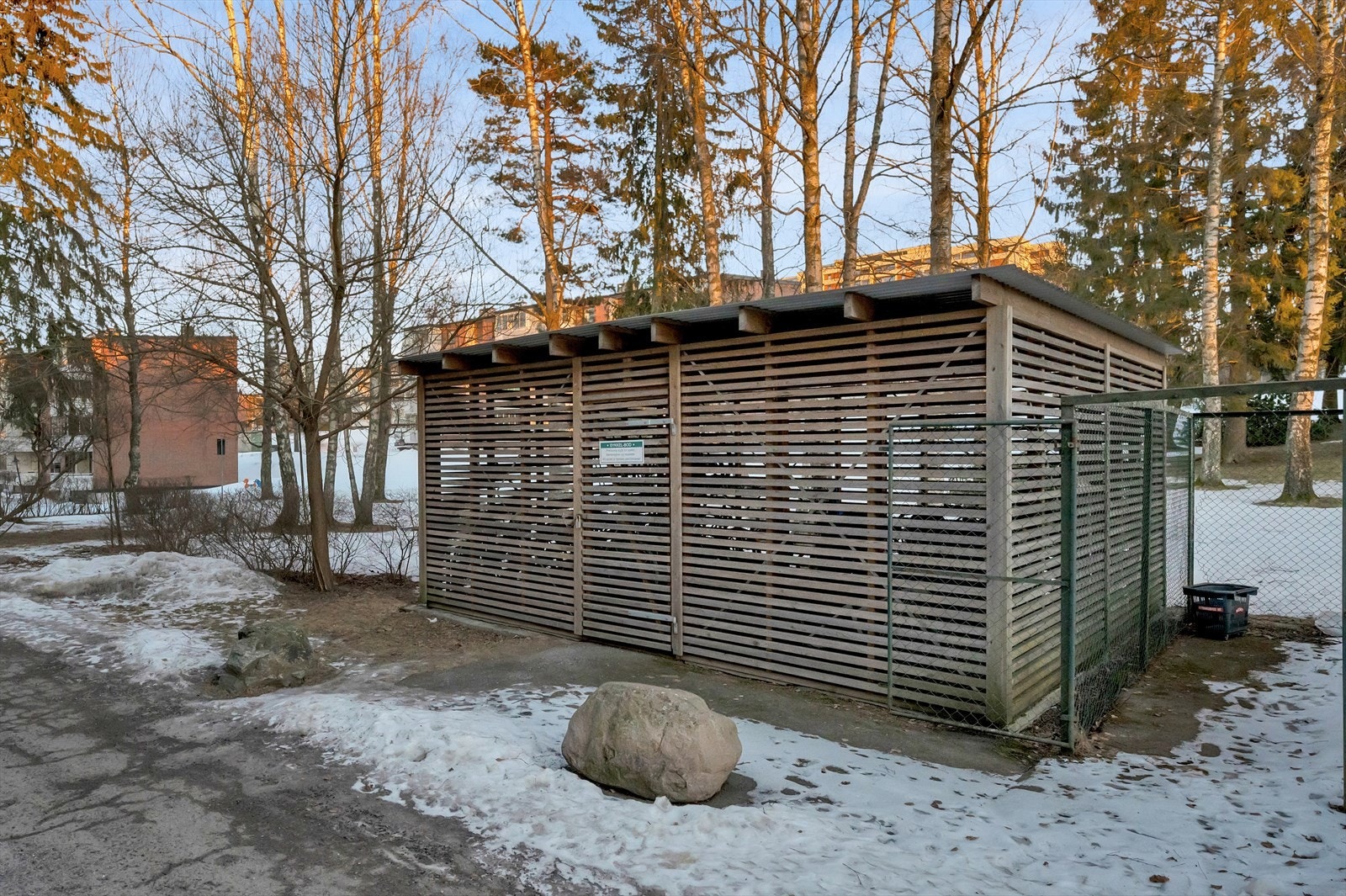 Felles sykkelparkering. Galleribilde
