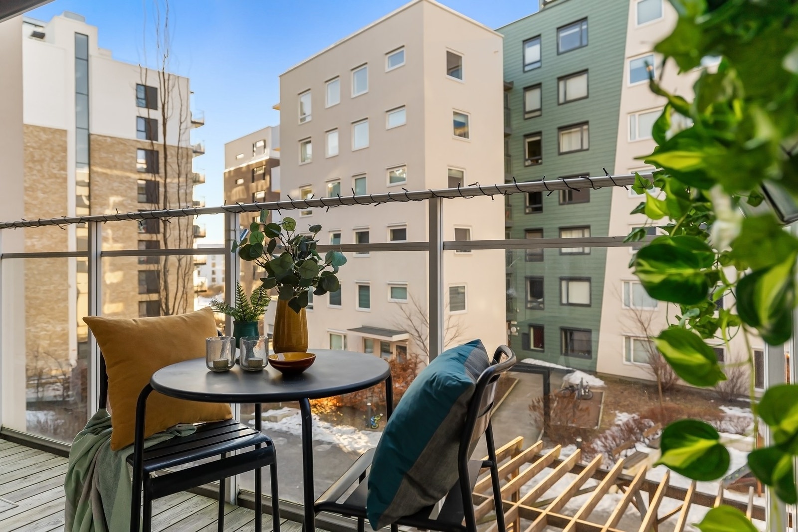 Det er montert markise i overbygg i 2022 Galleribilde