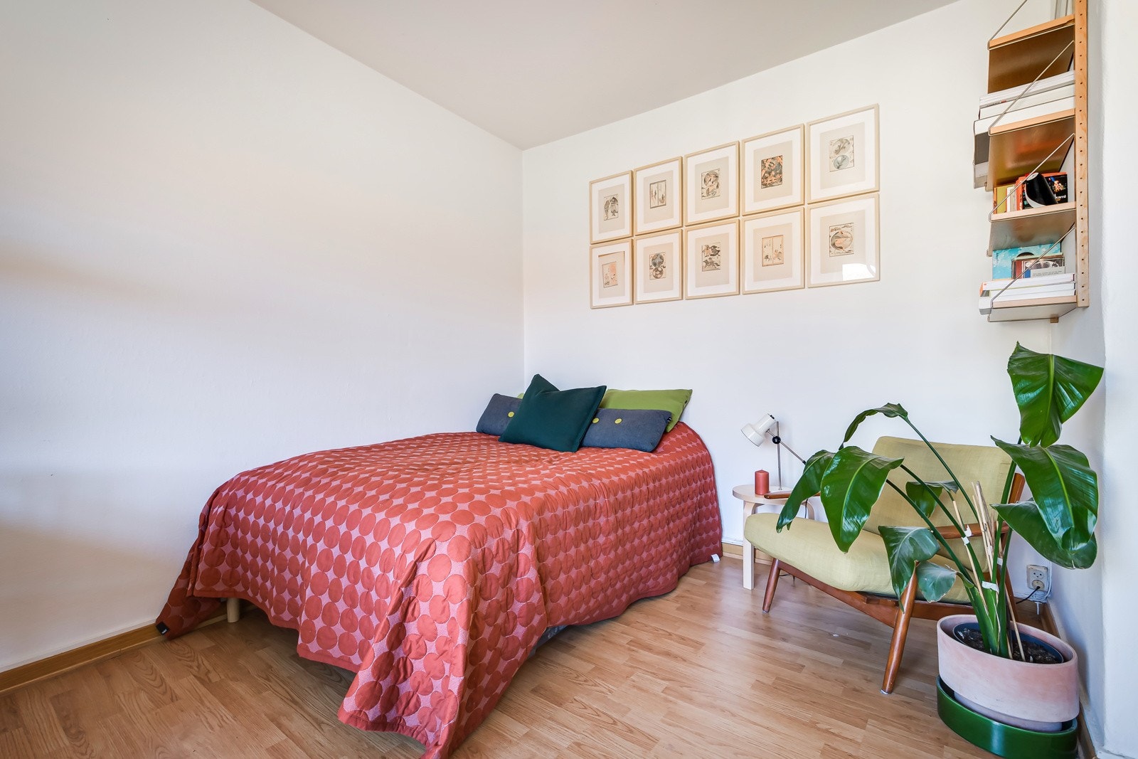 I sovealkoven er det plass til dobbeltseng og tilhørende soveromsmøblement. Galleribilde