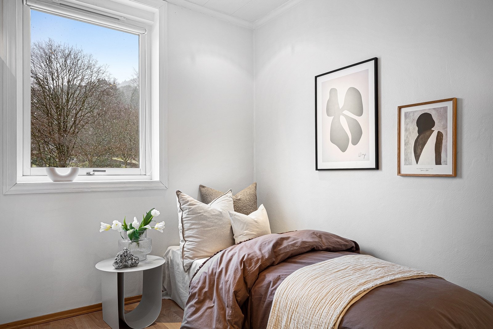 Et flott gjesterom, barnerom eller hjemmekontor. Galleribilde