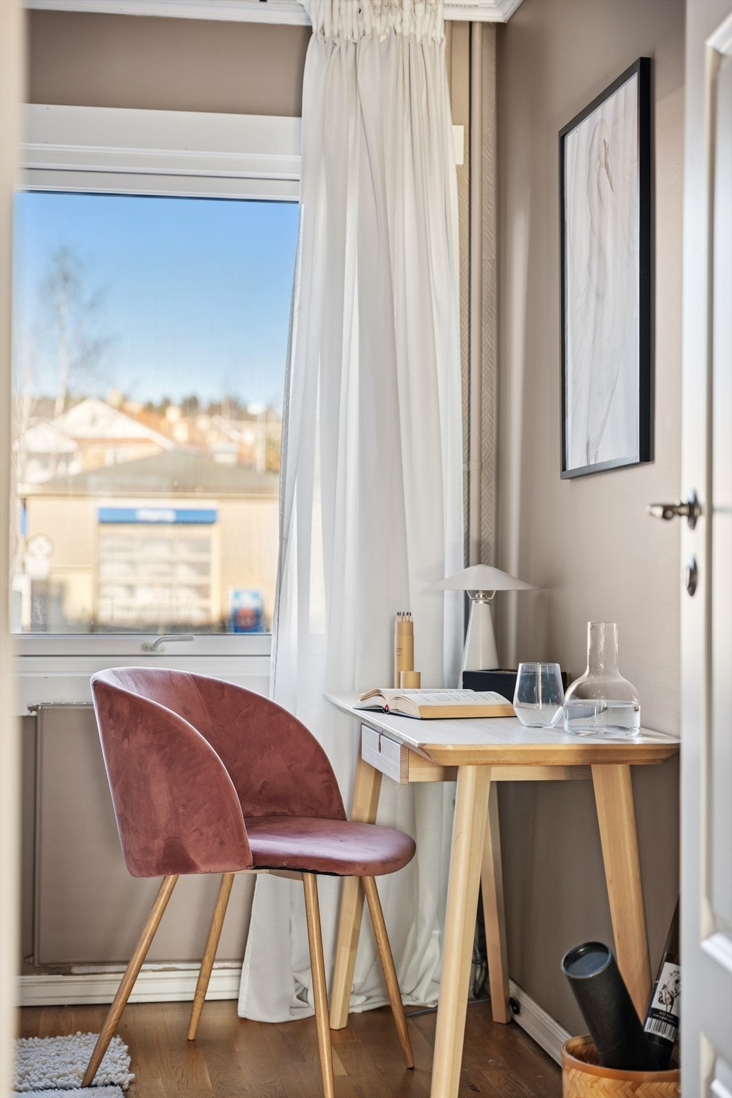 Soverommet kan enkelt innredes etter egne preferanser, enten som kontor, gjesterom eller barnerom. Galleribilde