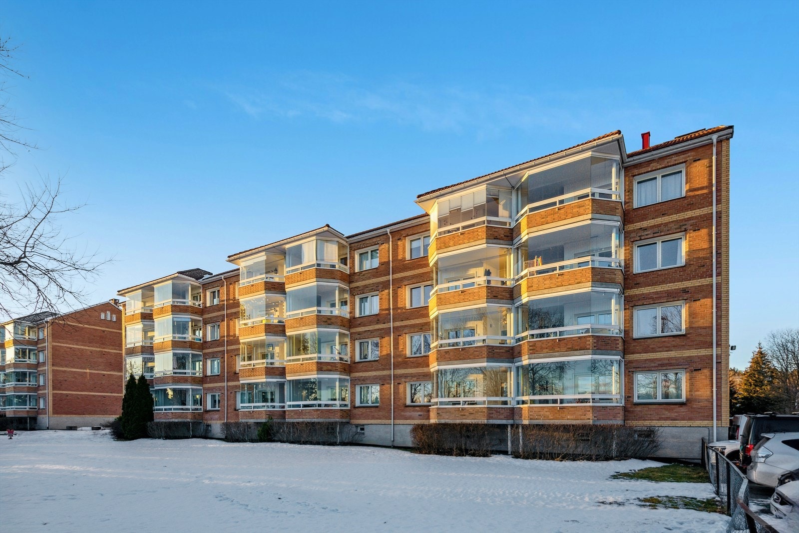 Denne flotte 3-roms andelsleiligheten ligger i et trivelig borettslag, sentralt på Kalbakken i Oslo. Galleribilde