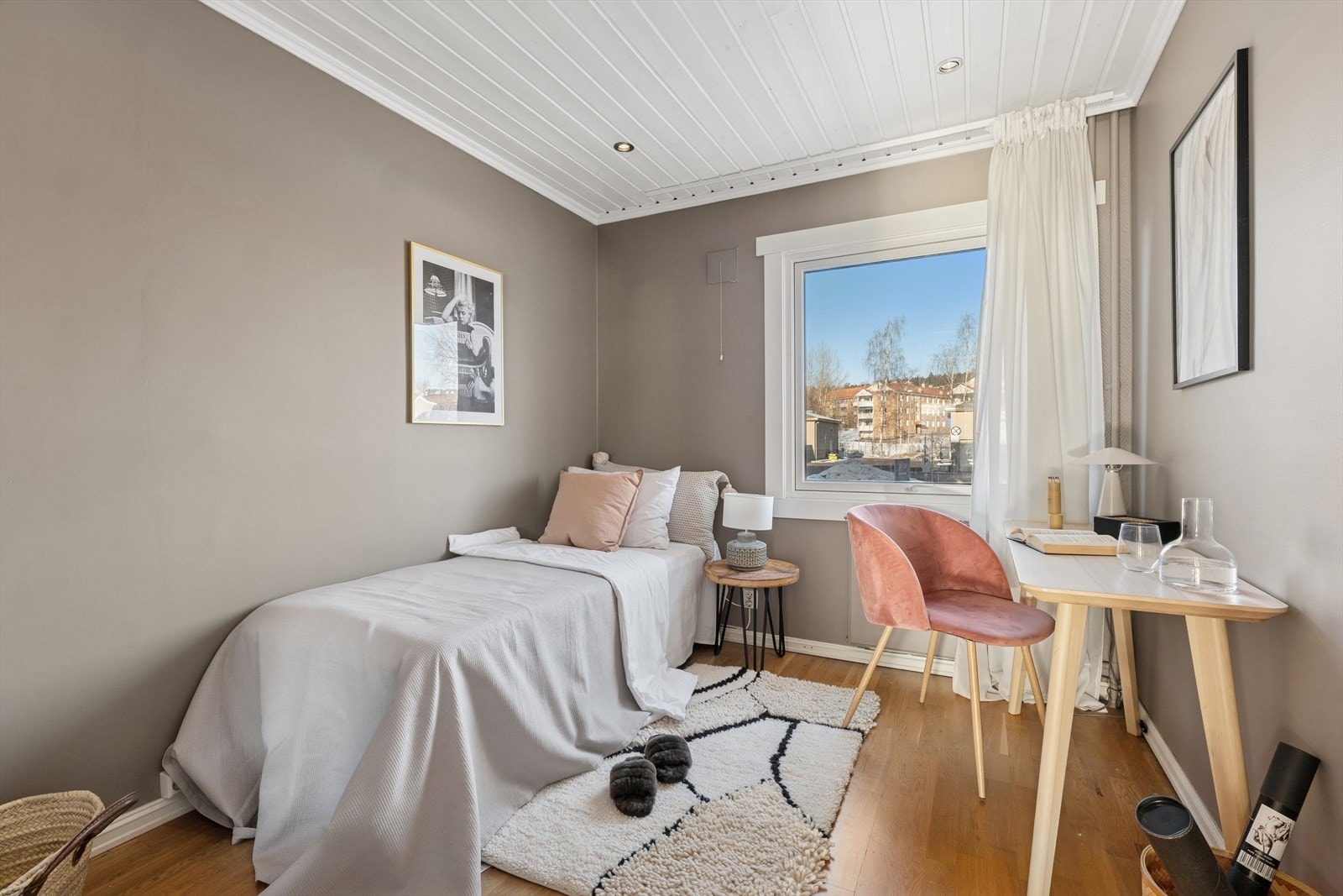 Det andre soverommet er også romslig og har gode innredningsmuligheter. Galleribilde