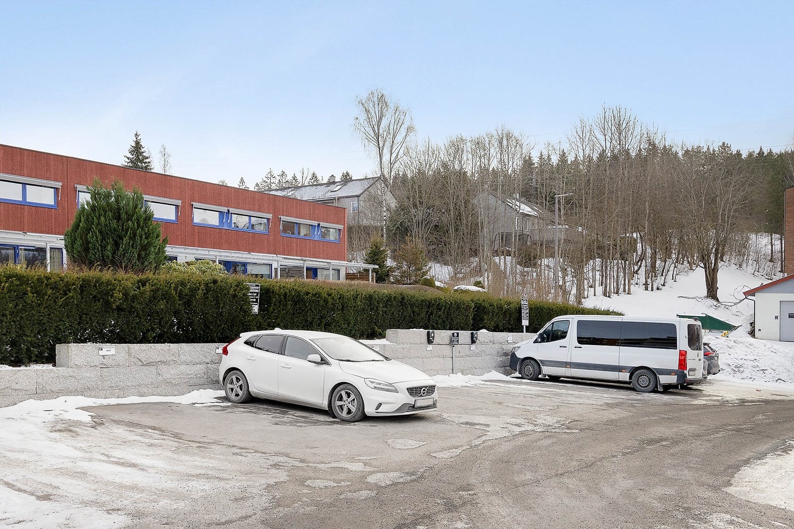Borettslaget har leie parkering- og garasjeplass, samt gjesteparkering Galleribilde