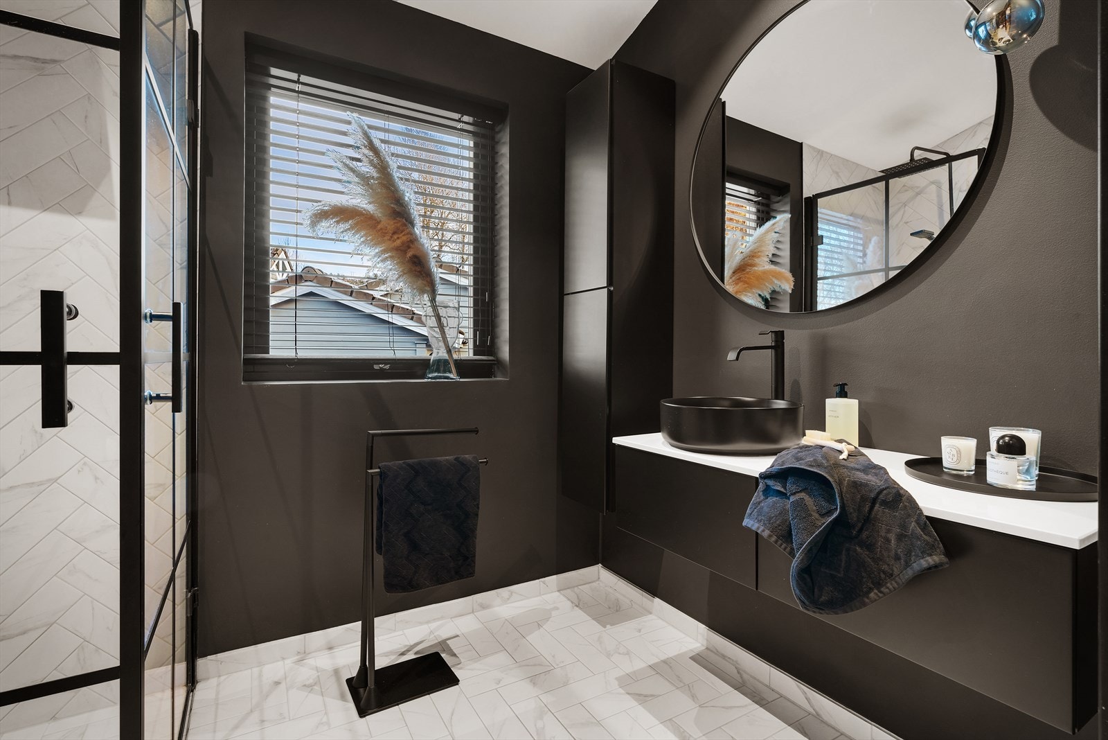 - Rålekkert bad med behagelig varme i gulv - Galleribilde