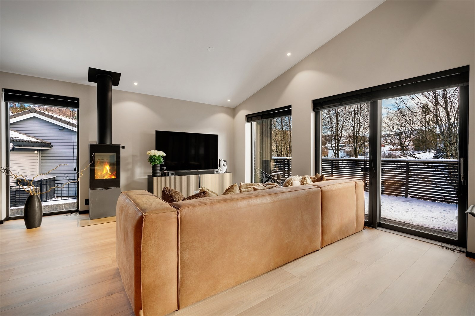 - Boligen har også balansert ventilasjon, noe som sørger for bedre luftkvalitet, innemiljø og energieffektivitet - Galleribilde