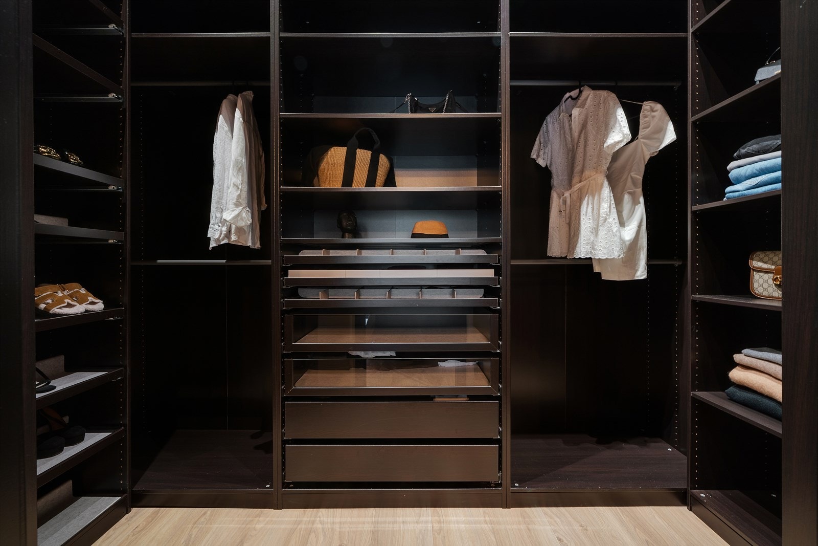 - Videre tilkomst til omkledningsrom på 6,6m² - Galleribilde