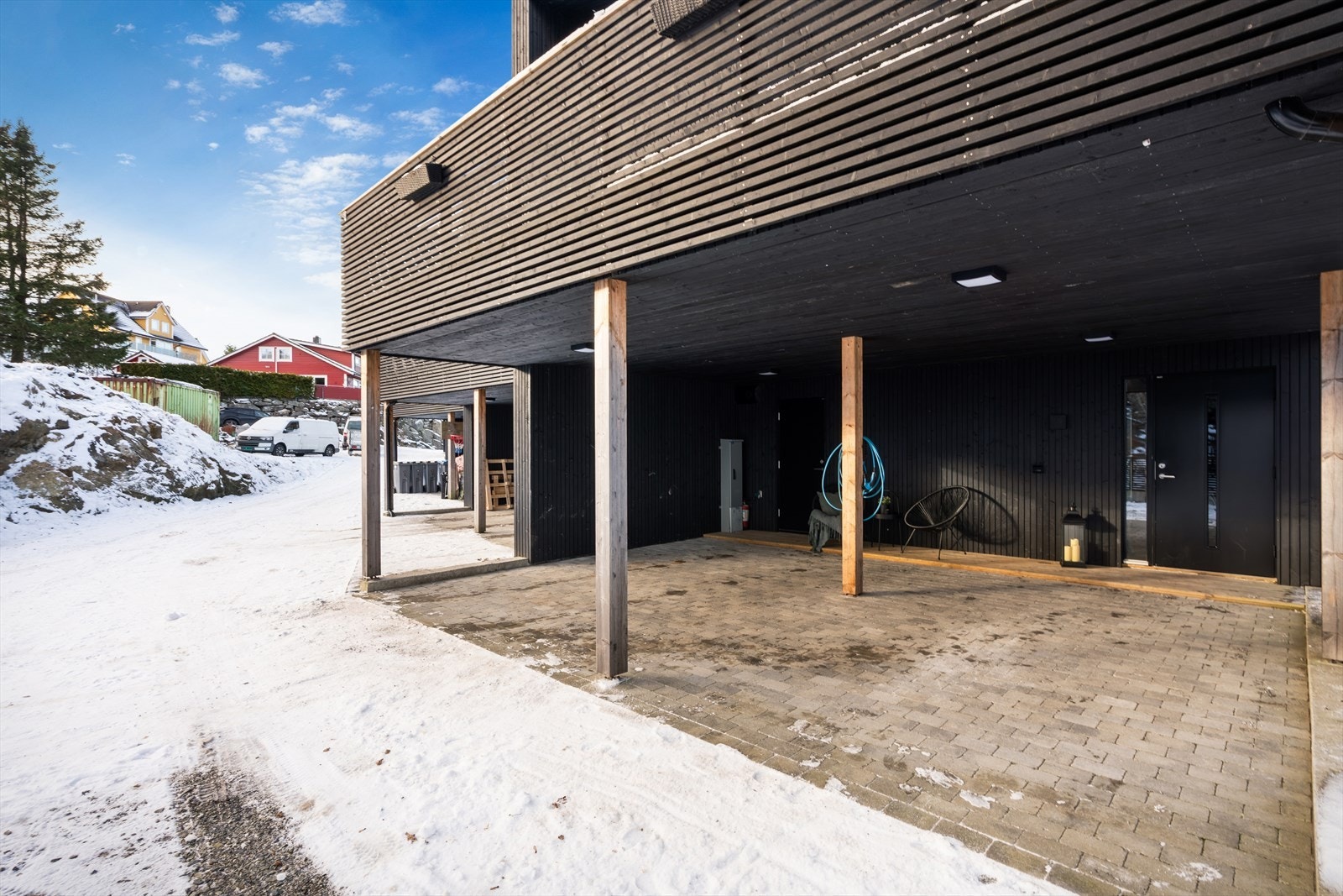 - Gode parkeringsmuligheter i privat carport - Galleribilde