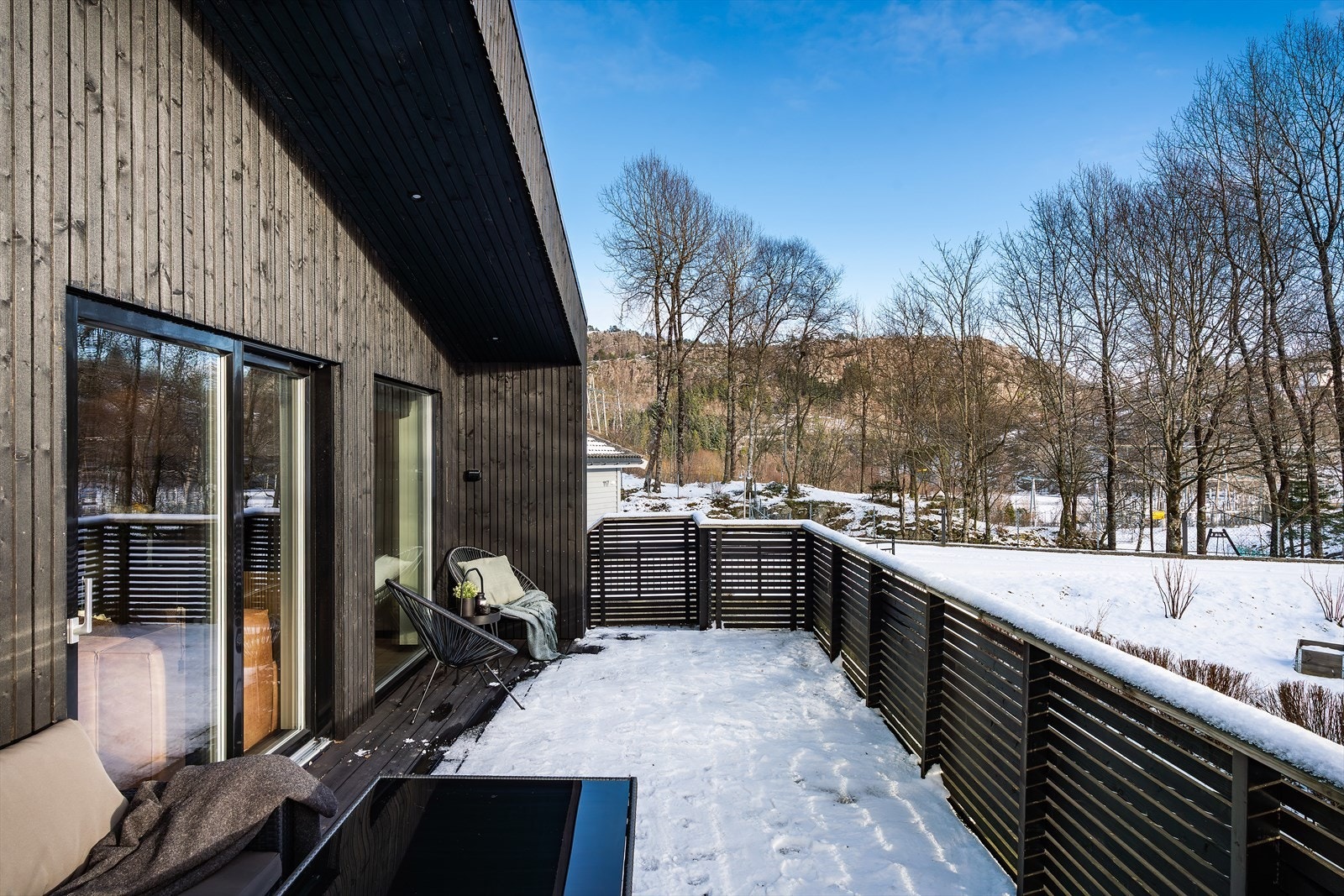 - Fra stuen har man direkte adkomst til balkong på 20,3m² - Galleribilde