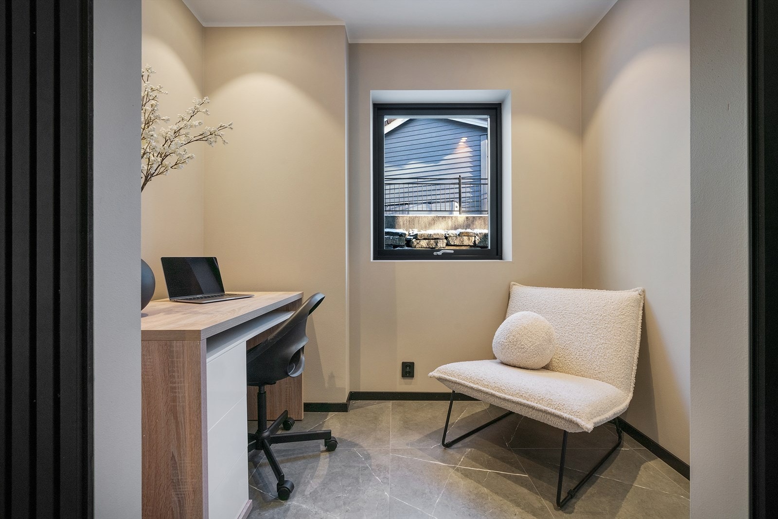 - Merk praktiske fliser og varmekabler i gulv - Galleribilde