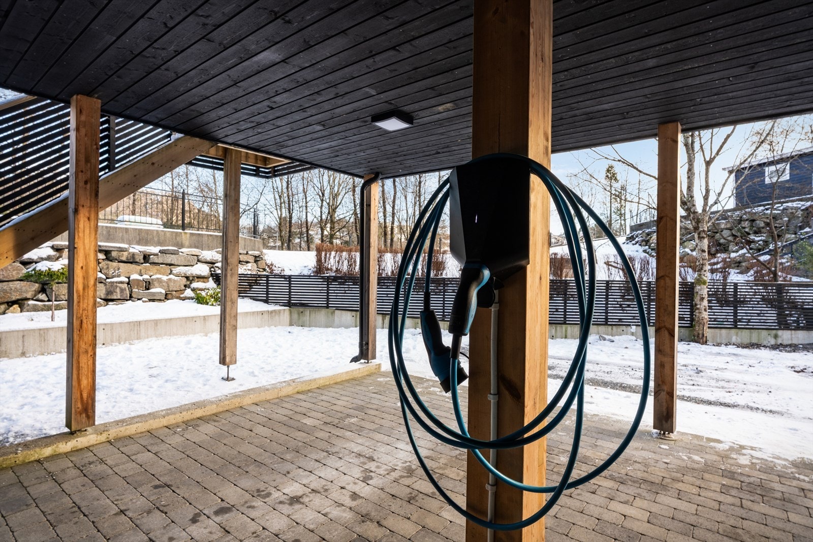 - Medfølgende elbil-lader - Galleribilde