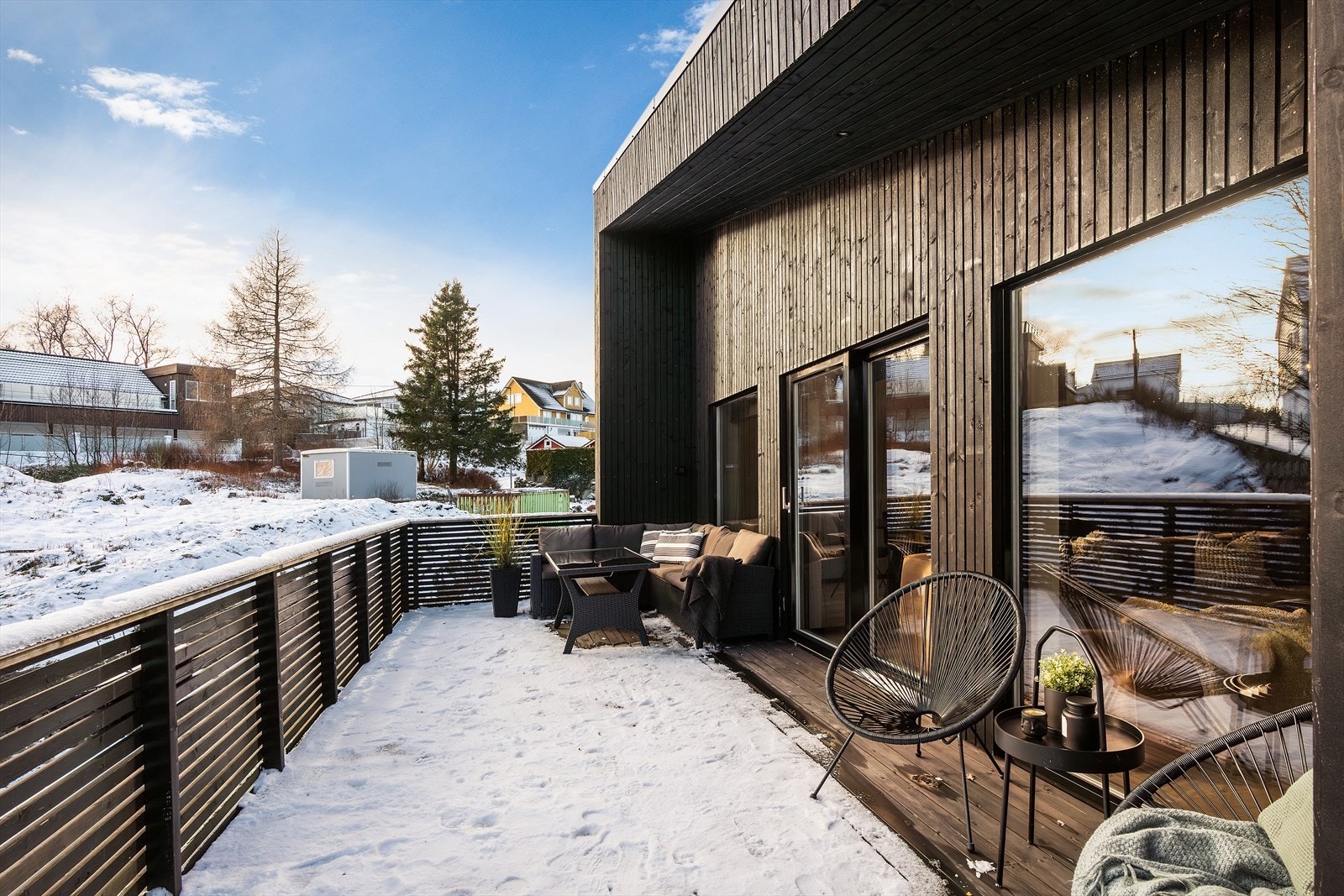 - Et nyere, påkostet enderekkehus over 2 plan i et attraktivt boligområde - Galleribilde