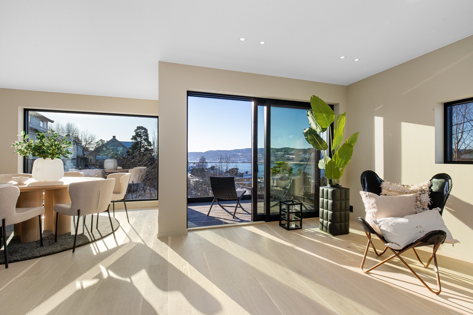 Spisestue og stue Galleribilde