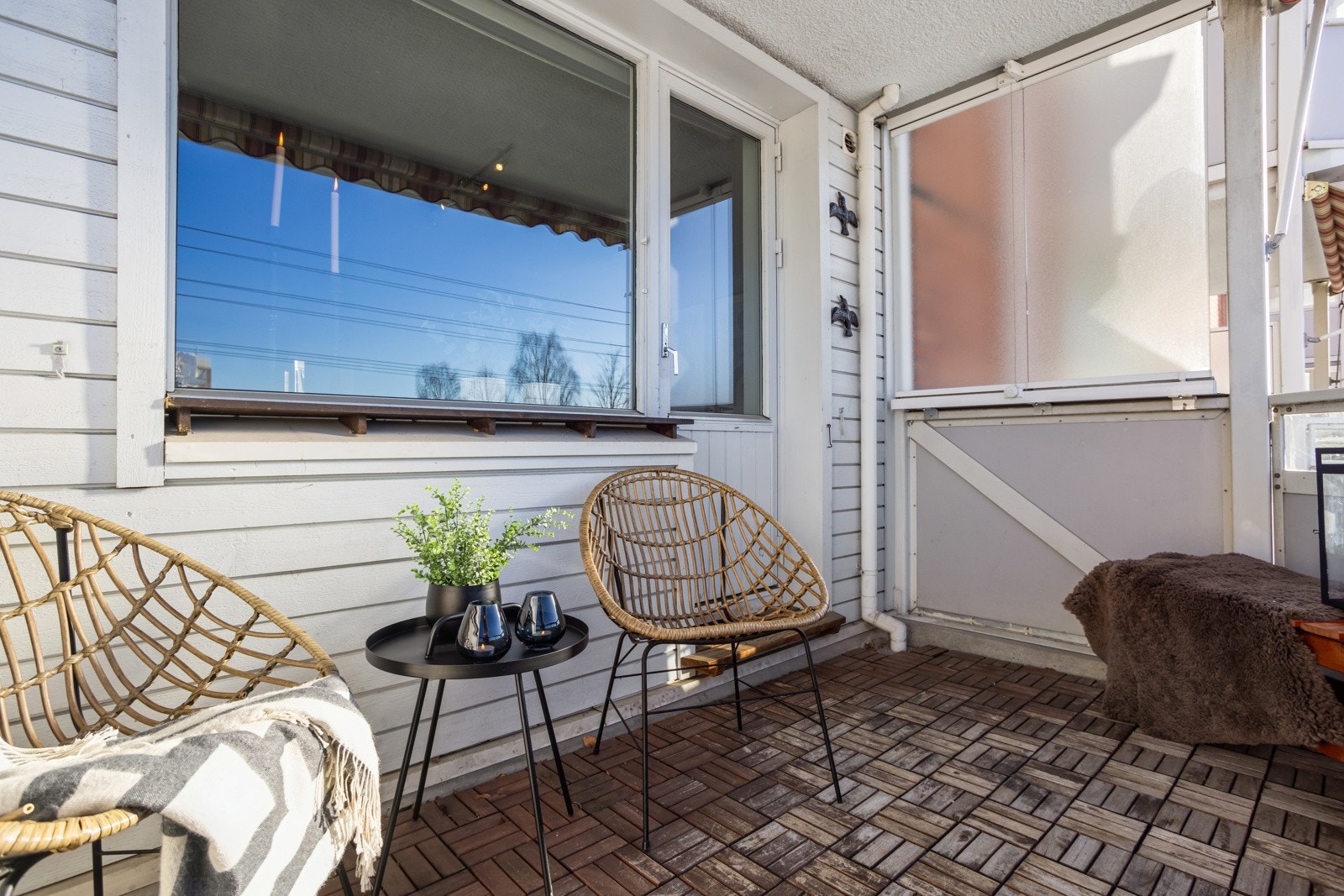 Balkongen er på 7 m2 og lett å møblere. Galleribilde