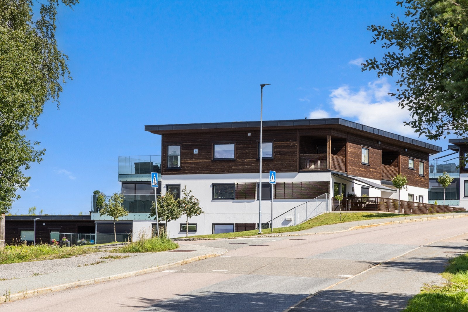 Fasade fra bussholdeplassen Galleribilde