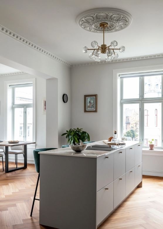 Dekton Plate Khalo benkeplate og platetopp med intefrert kjøkkenveentilator med kulfilter. Galleribilde
