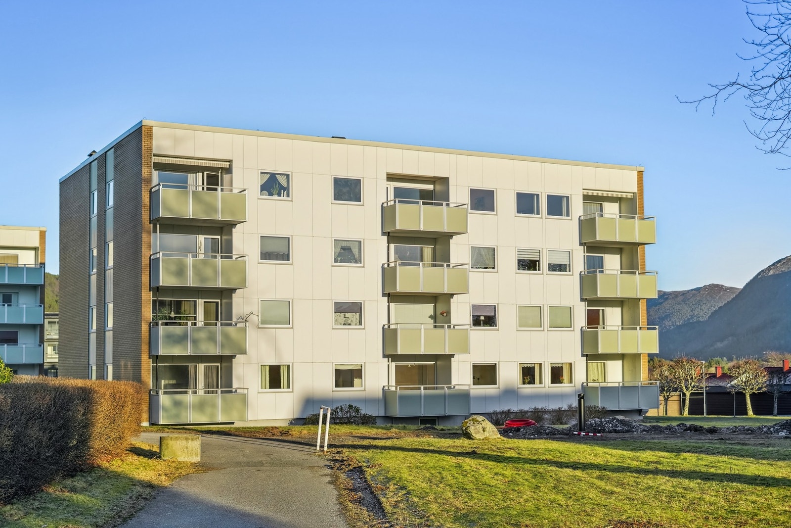 Leiligheten har en fin beliggenhet like ved Moa senterområde og ca. 15 minutter unna Ålesund sentrum. Galleribilde