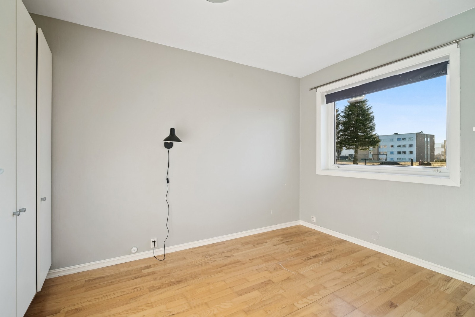 Det er god plass til ønsket sengestørrelse, med tilhørende møblement. Galleribilde