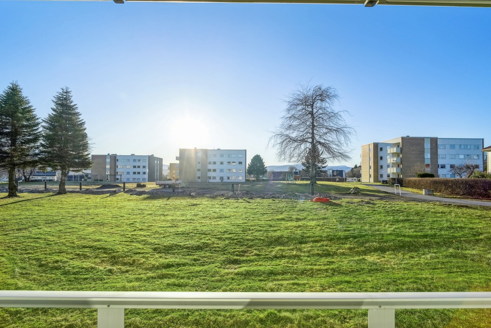 Her kan man nyte svært gode sol- og utsiktsforhold året rundt. Galleribilde