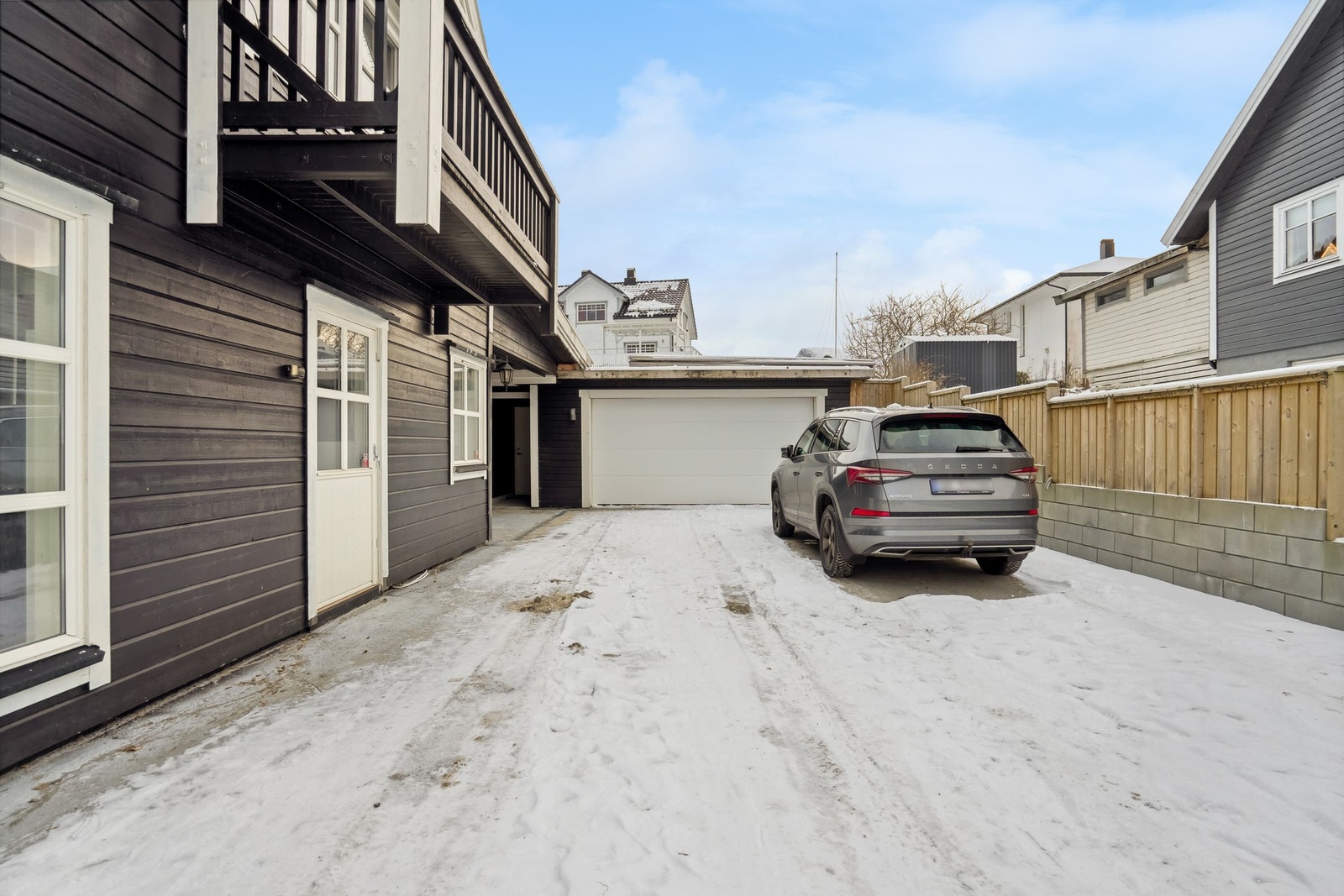 Garasje. Galleribilde