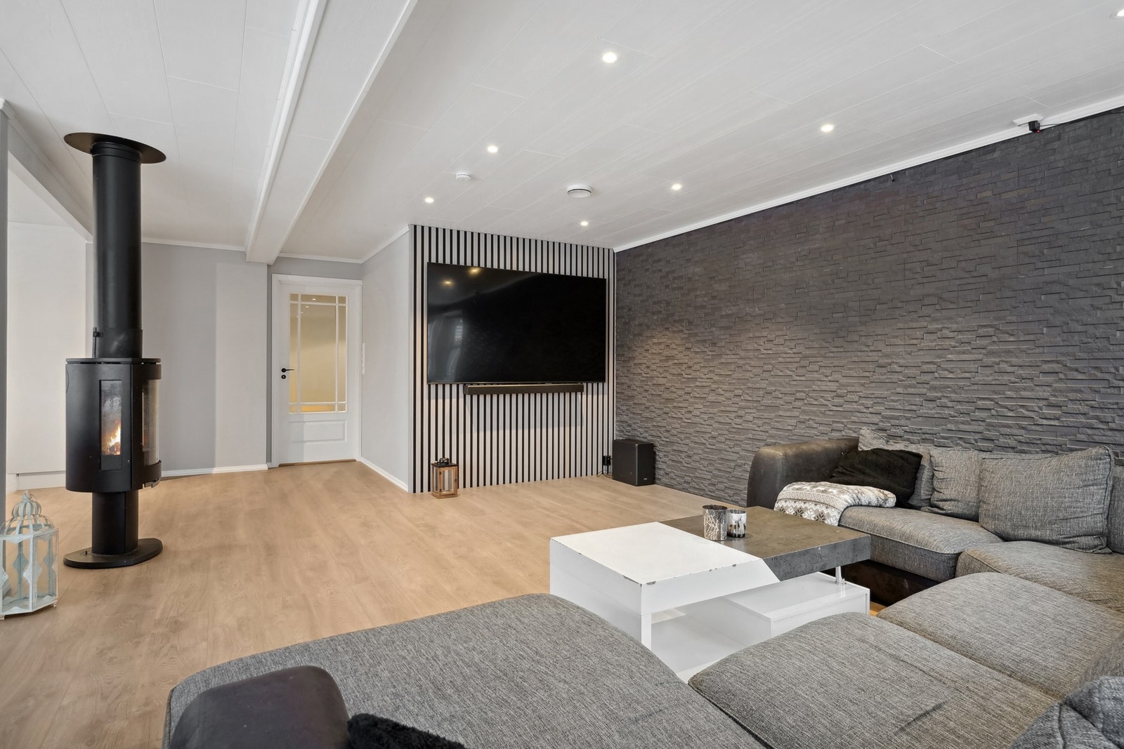 Vedovn plassert på stue. Galleribilde