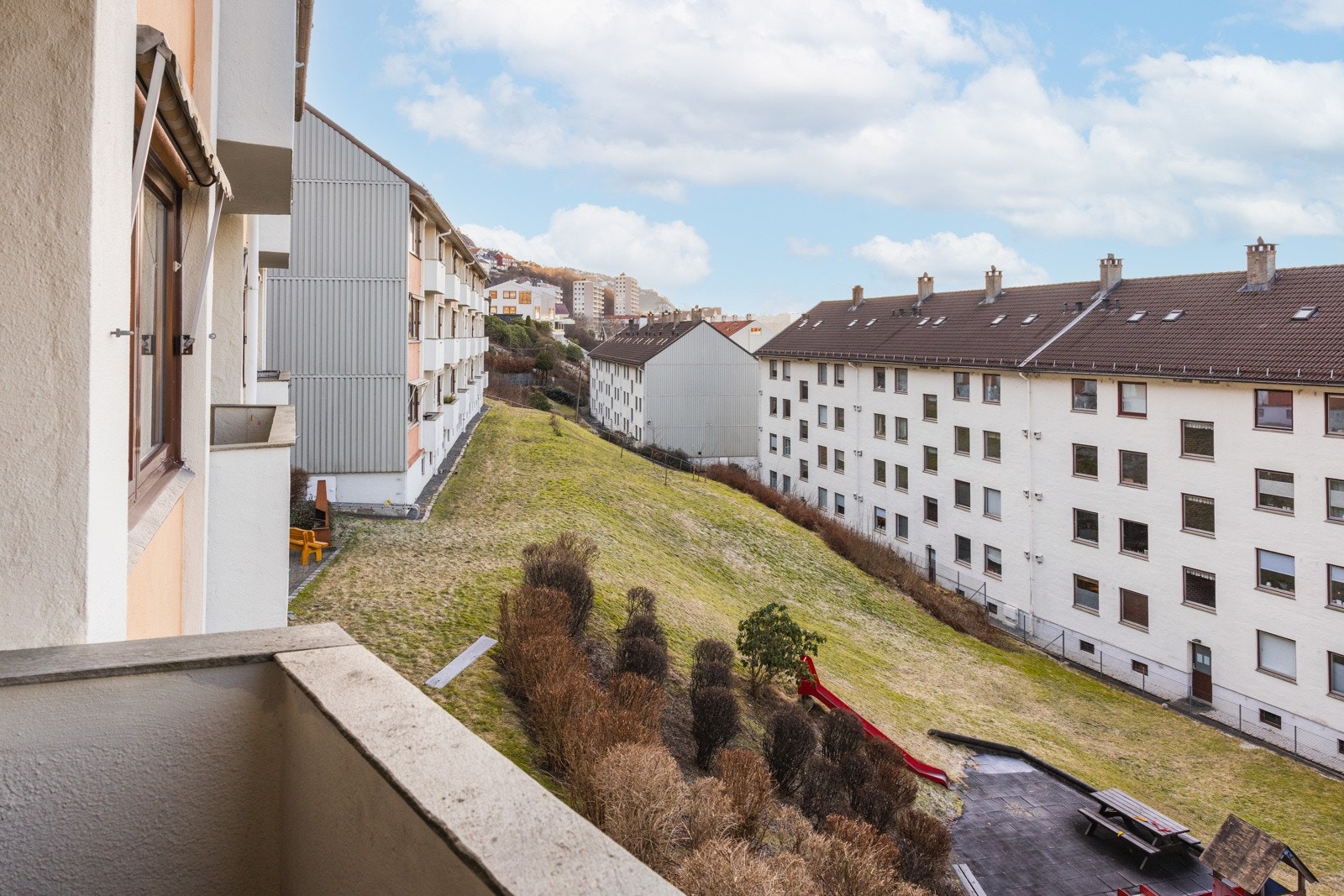 Her kan en nyte fine dager med sol og utsikt. Galleribilde