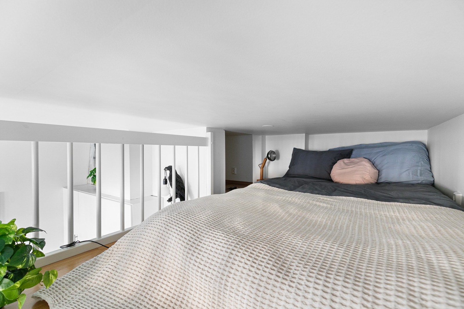 5 m² med mulighet for overnatting eller ekstra lagringsplass. Dette arealet er ikke målbart pga. takhøyde. Galleribilde