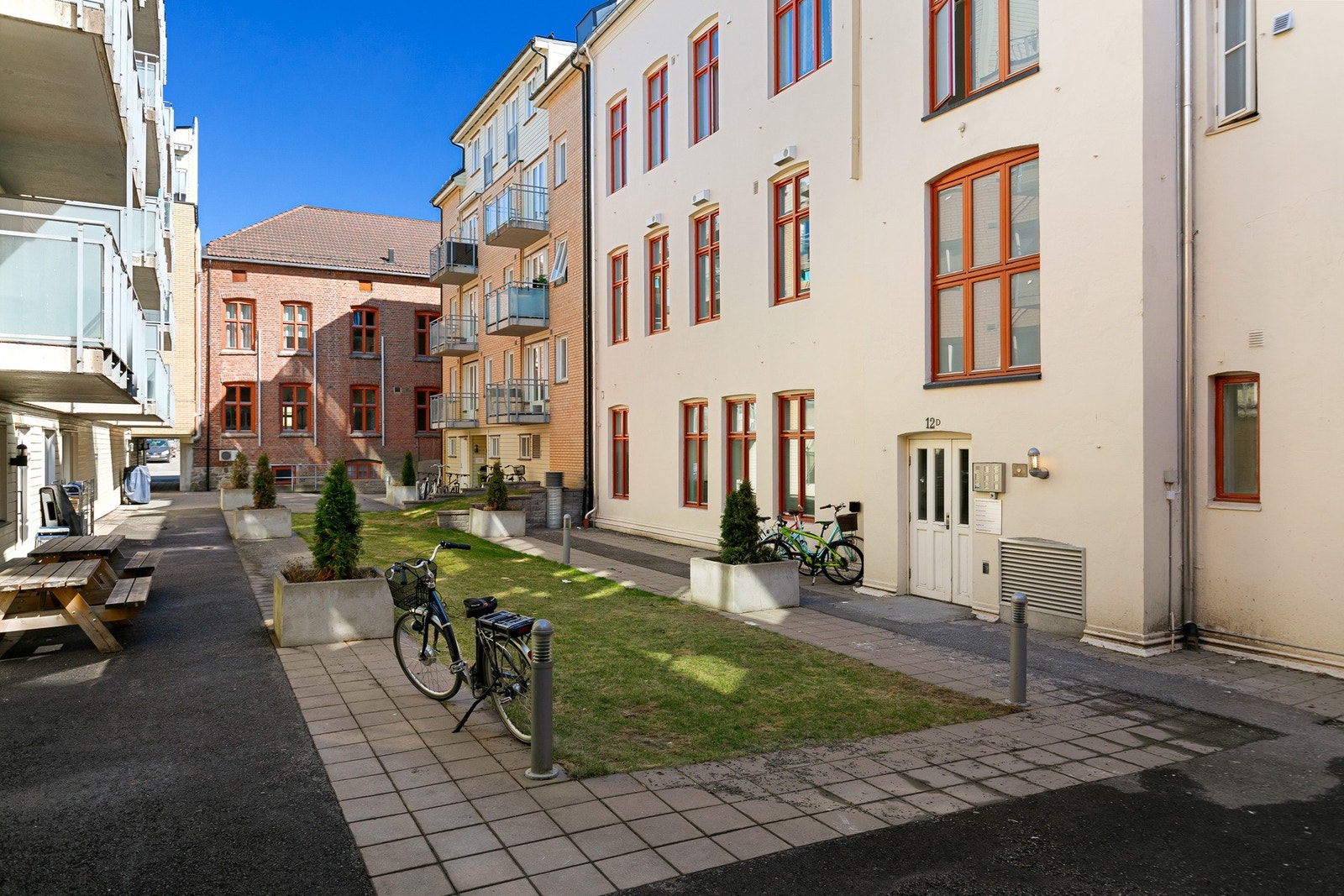 Borettslagets bakgård. Galleribilde