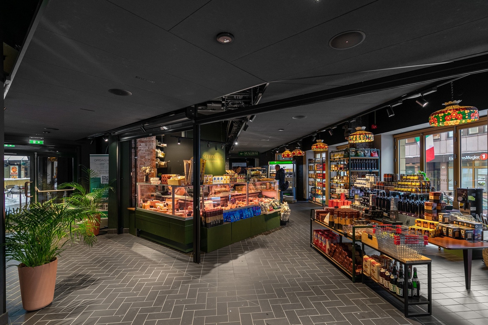 Matkvartalet ligger i umiddelbar nærhet til leiligheten. Galleribilde