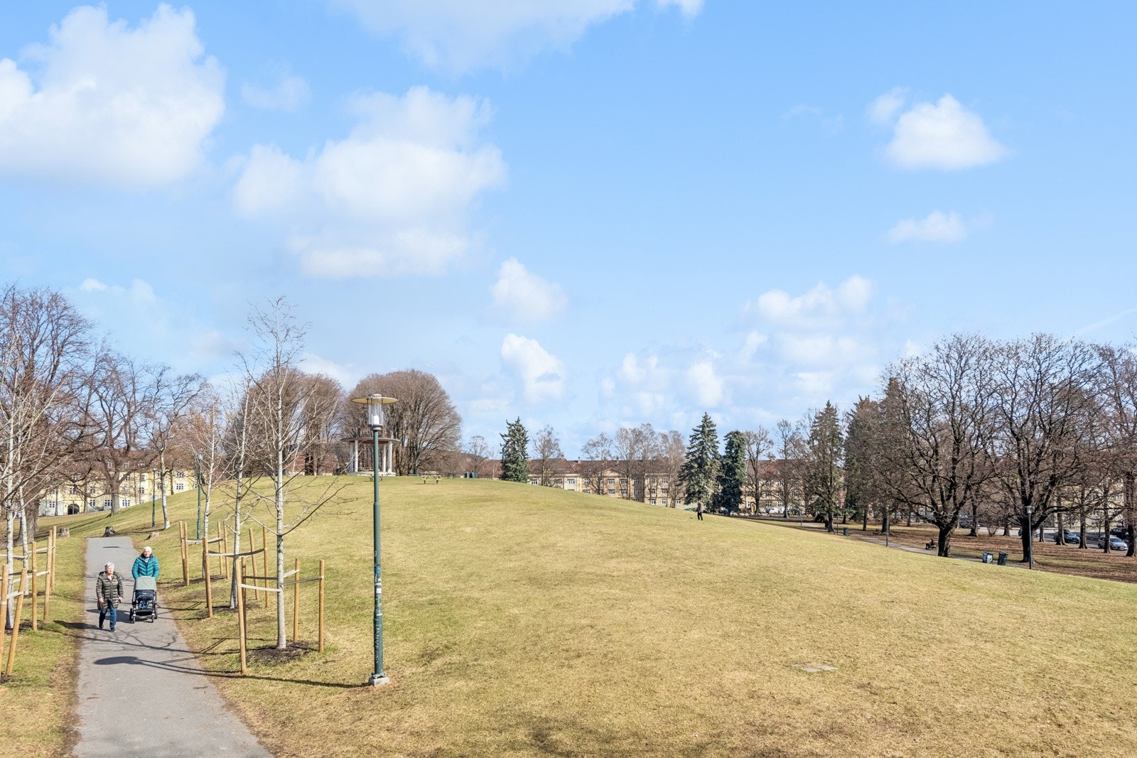 Torshov/Sandaker har mange fine parker Galleribilde