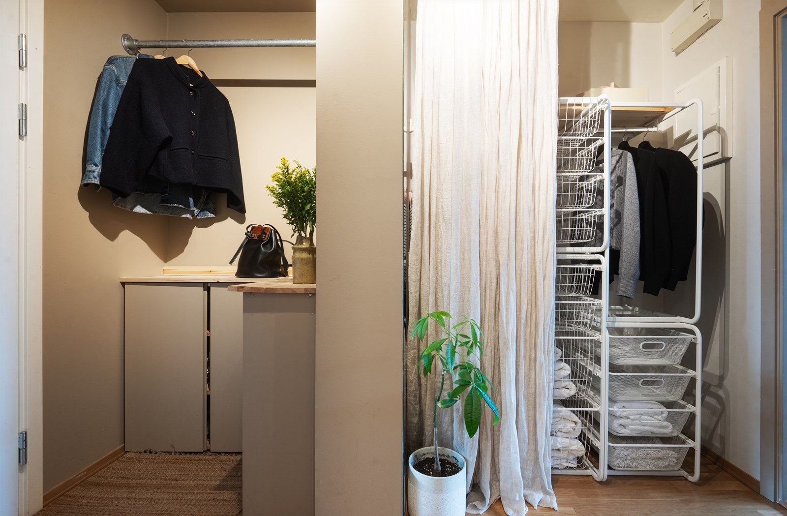 I gangen er det godt med lagringsplass. Galleribilde