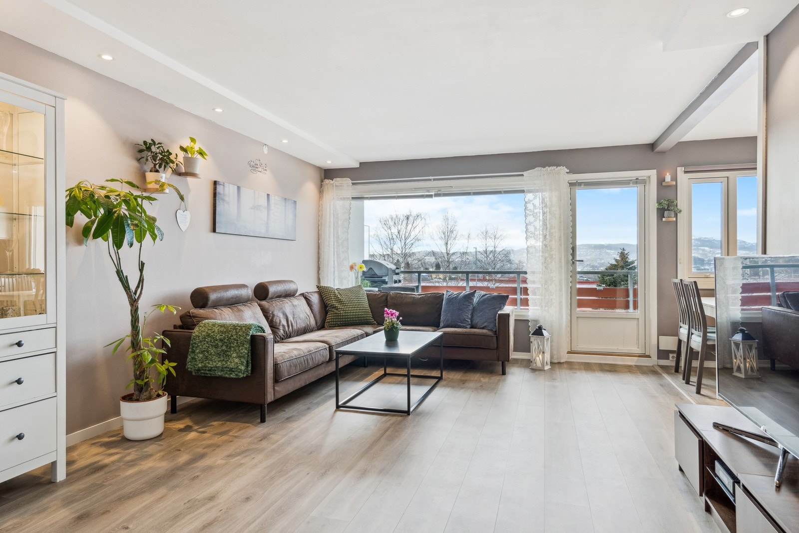 EIE eiendomsmegling ved Marit Skolmli har gleden av å presentere Edgar B. Schieldrops veg 2D! Galleribilde