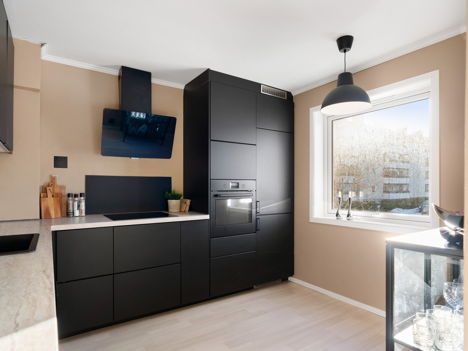 Det er også integrert kombiskap Galleribilde