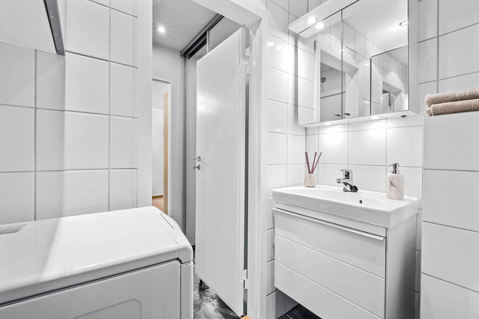 Baderommet har også opplegg for vaskemaskin. Galleribilde