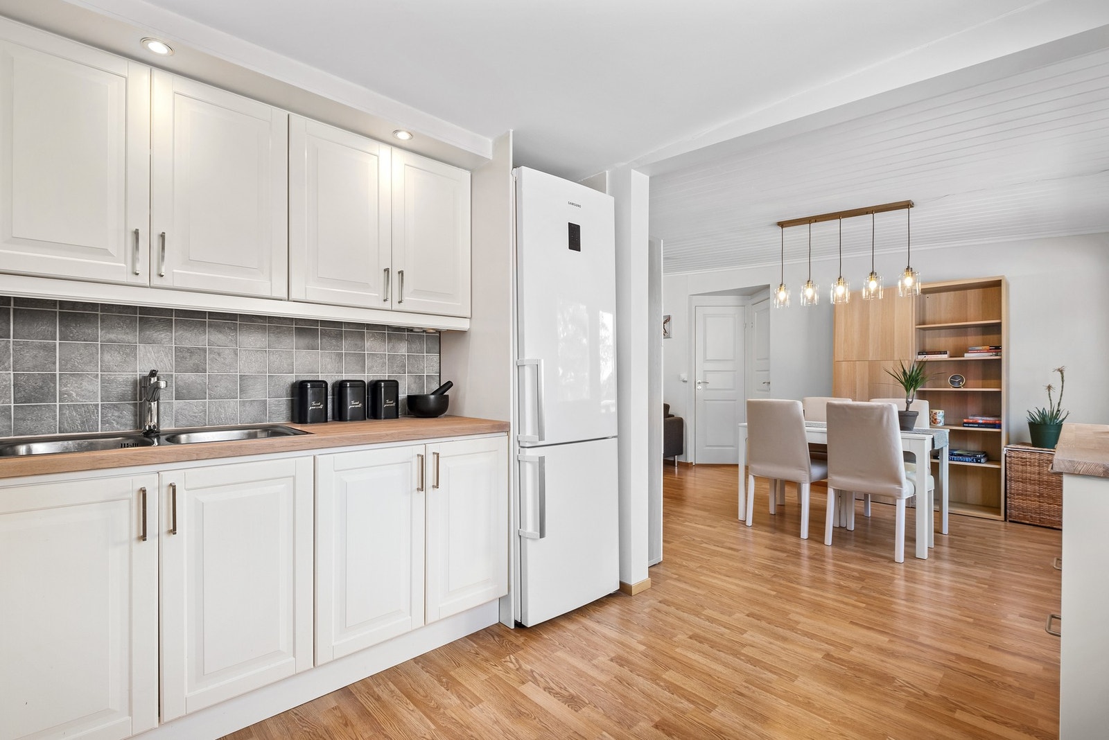 Godt utstyrt kjøkken fra Ikea Galleribilde